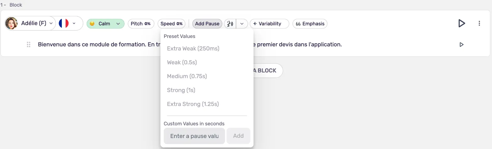 Menu Add Pause de l’éditeur Murf Studio : Extra Weak 250 ms, Weak 0,5 s, Medium 0,75 s, Strong 1 s, Extra Strong 1,25 s et valeur personnalisée