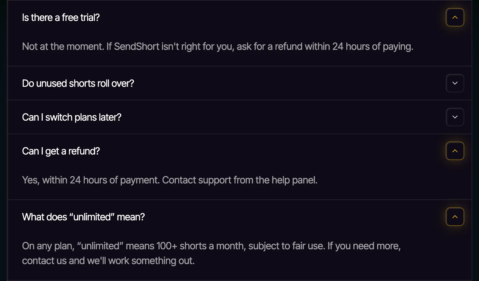 FAQ de la page tarifs de SendShort dépliée : pas d’essai gratuit pour le moment, remboursement possible dans les 24 heures suivant le paiement, et « unlimited » défini comme plus de 100 shorts par mois sous réserve d’usage raisonnable